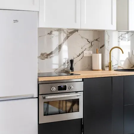 Apartament Charming Parisian Flat Near Eiffel Tower *