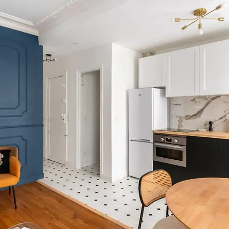 Apartament Charming Parisian Flat Near Eiffel Tower *