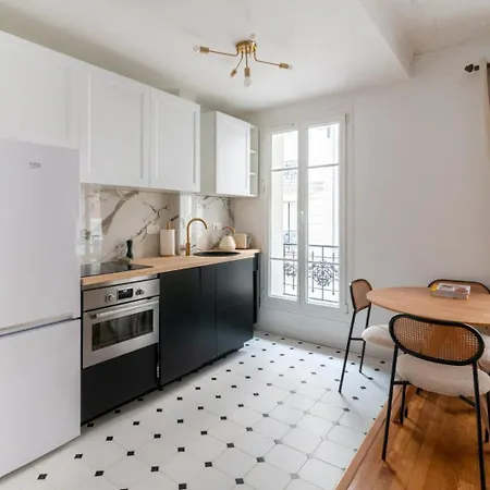 Charming Parisian Flat Near Eiffel Tower Apartament Paryż