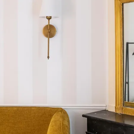 Charming Parisian Flat Near Eiffel Tower Paryż