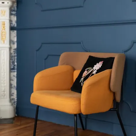 Charming Parisian Flat Near Eiffel Tower