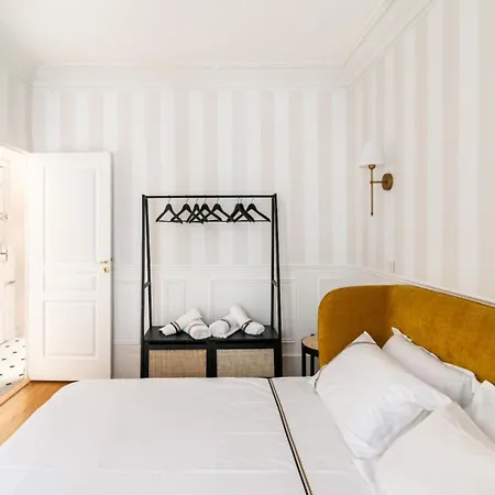 Charming Parisian Flat Near Eiffel Tower Apartament *