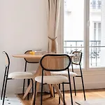 Apartmán Charming Parisian Flat Near Eiffel Tower *