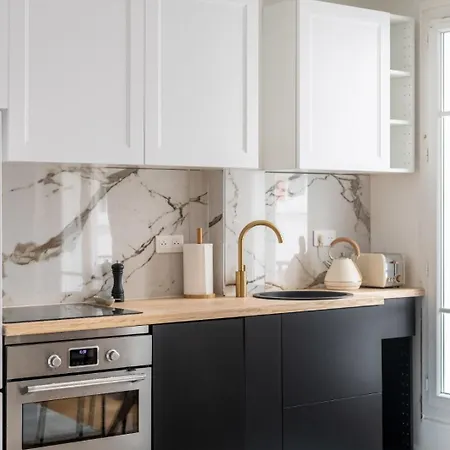 Apartment Charming Parisian Flat Near Eiffel Tower *