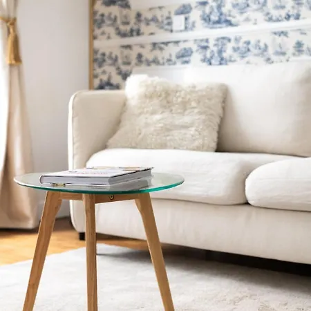 Apartment Charming Parisian Flat Near Eiffel Tower