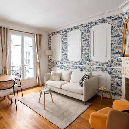 Charming Parisian Flat Near Eiffel Tower *