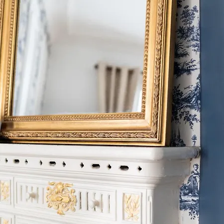 Apartment Charming Parisian Flat Near Eiffel Tower