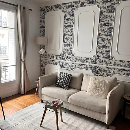 Charming Parisian Flat Near Eiffel Tower Apartment *