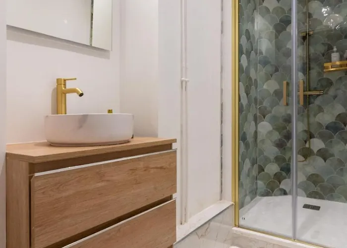 Charming Parisian Flat Near Eiffel Tower Lägenhet