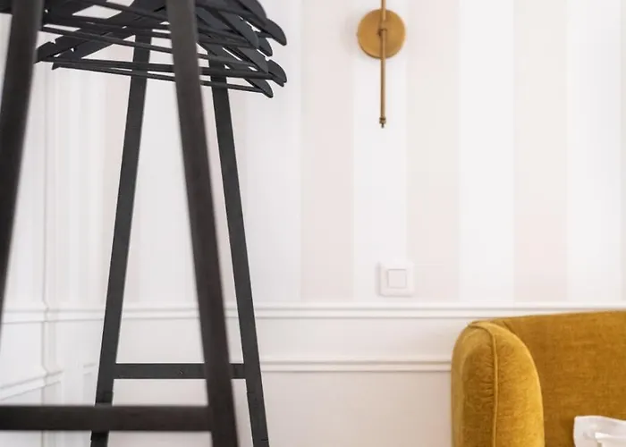 Charming Parisian Flat Near Eiffel Tower Lägenhet *