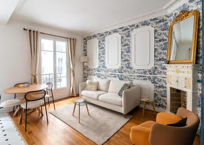 Charming Parisian Flat Near Eiffel Tower *